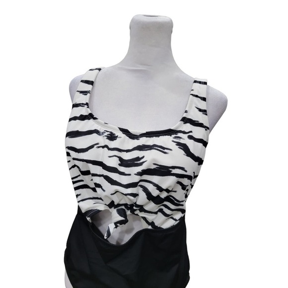 NEW Beach Betty Women's One Piece Swimsuit Black White Size Large - Picture 2 of 12